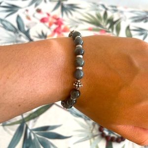 Grey feminine bracelet